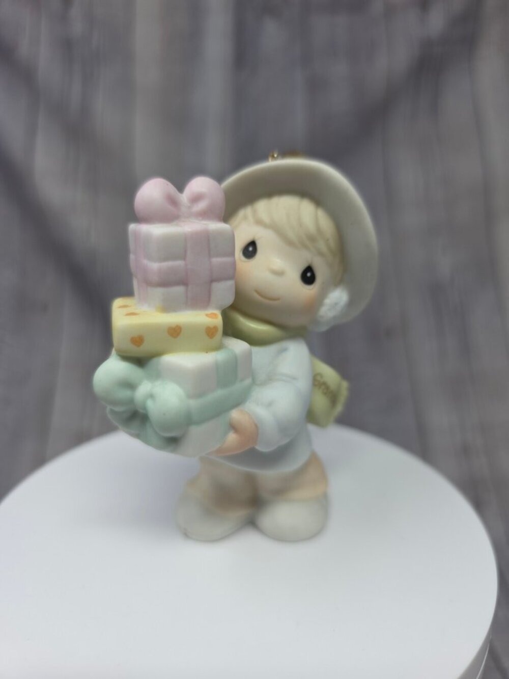 Precious Moments 104789 Delivering Lots Of Love "Grandpa" Present Ornament 2002